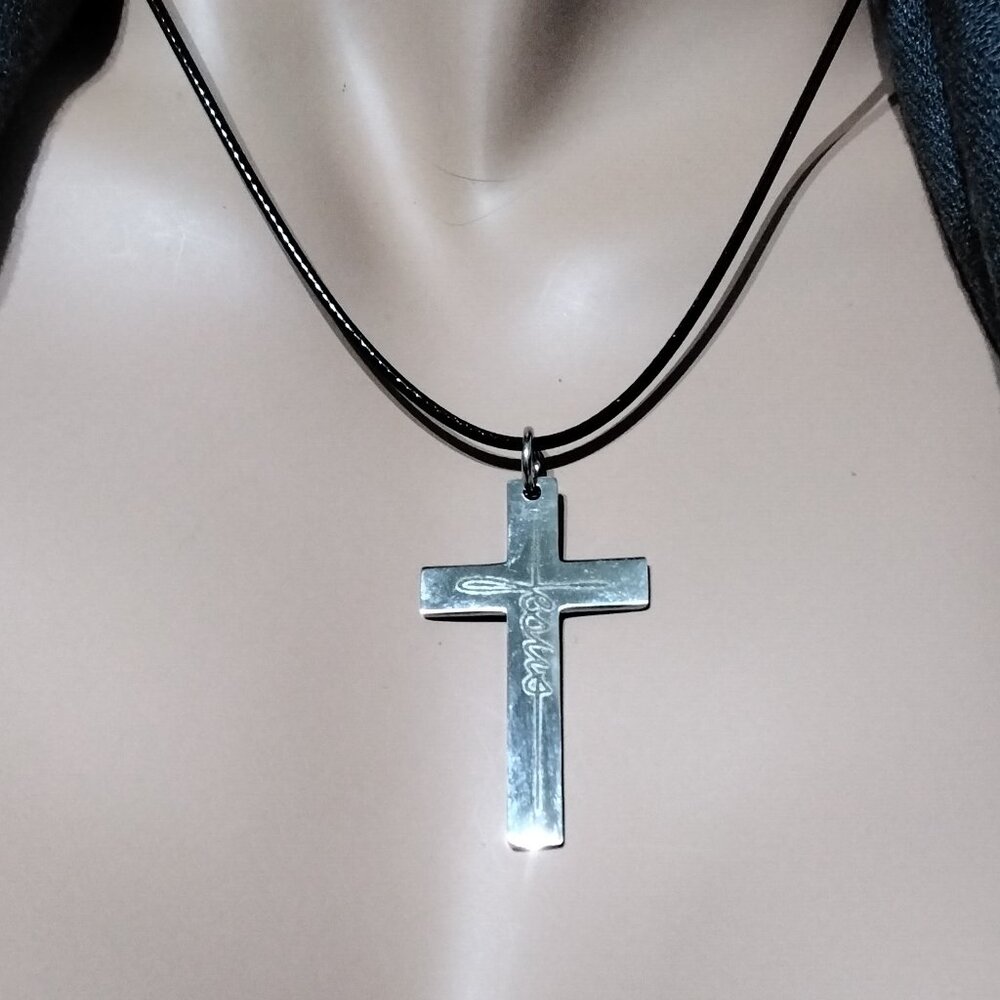 NEW Womens Religious Jesus Cross Pendant Leather Cord Necklace Silver tone